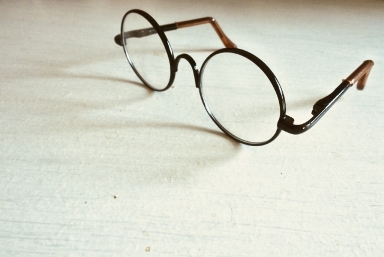 メガネがない時代はどうしていた？眼鏡の発明と歴史日本ではいつから | ぱそにゃんぶろぐ